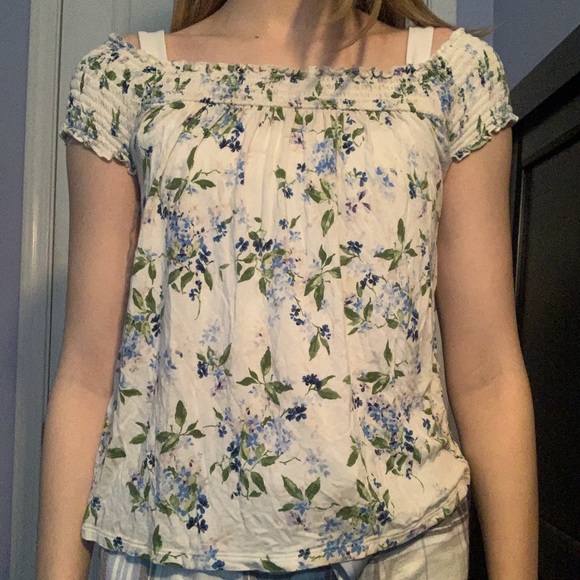 Flower patterned top - Picture 1 of 2